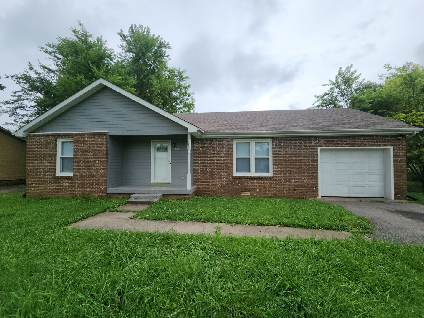 Clarksville House: 3483 Arvin Dr