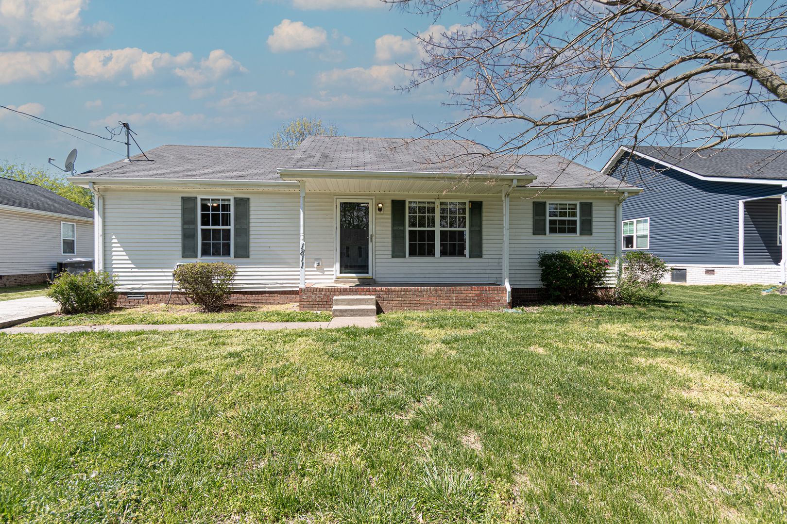 Oak Grove House: 1811 Harbor Drive