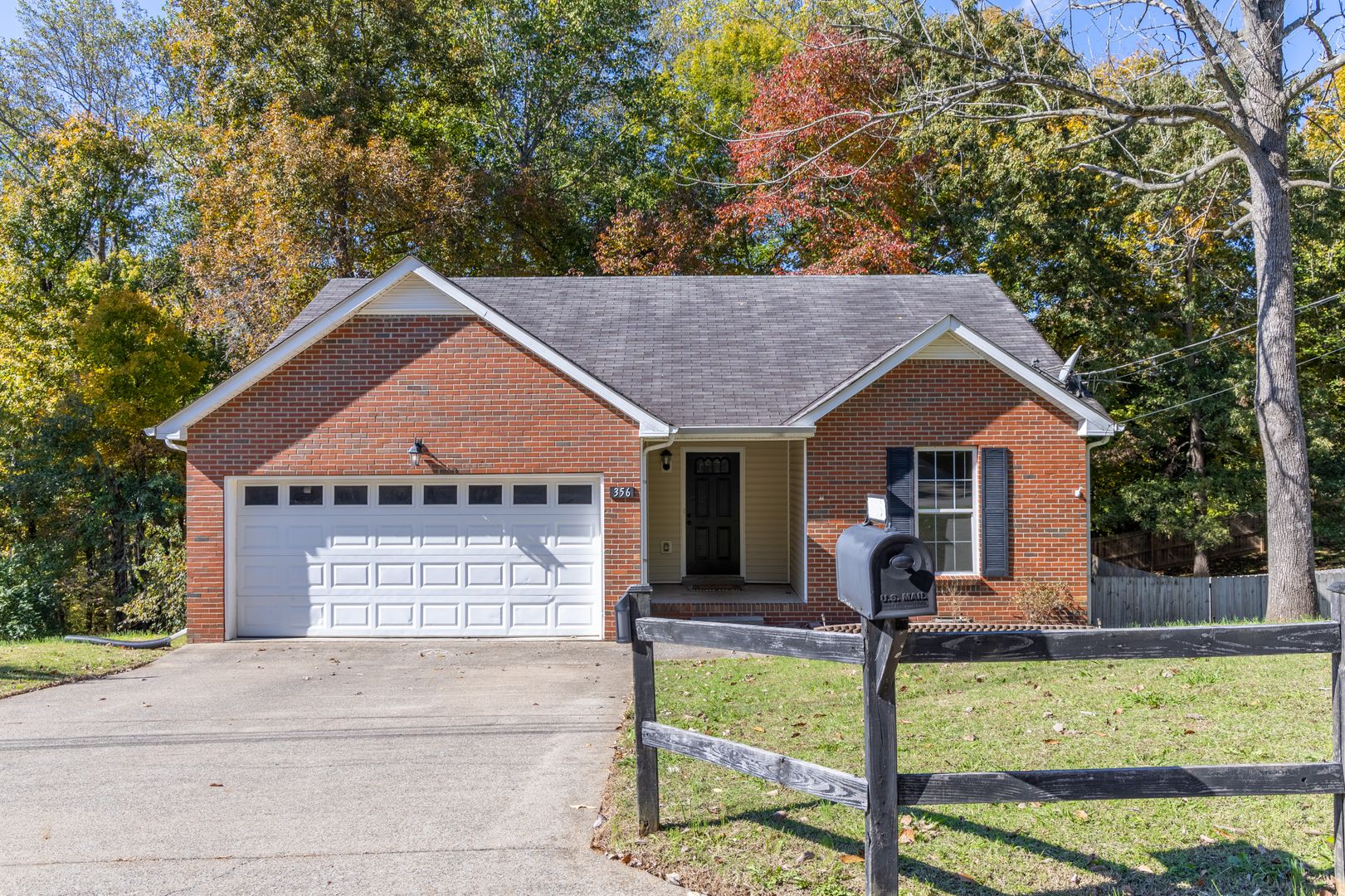 Clarksville House: 356 Andrew Dr.