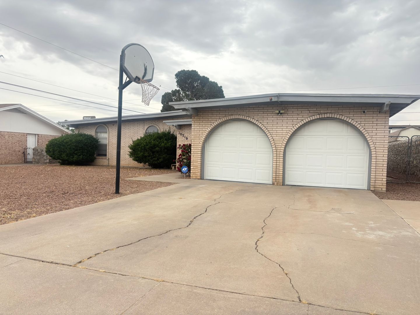 El Paso House: 10316 Ashwood Dr.,