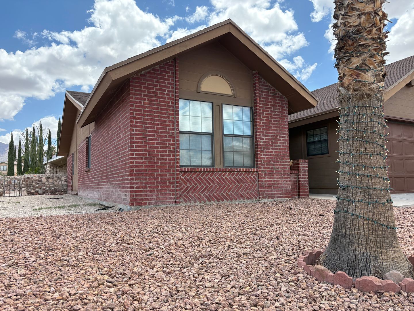 El Paso House: 7118 Golden Hawk Dr.