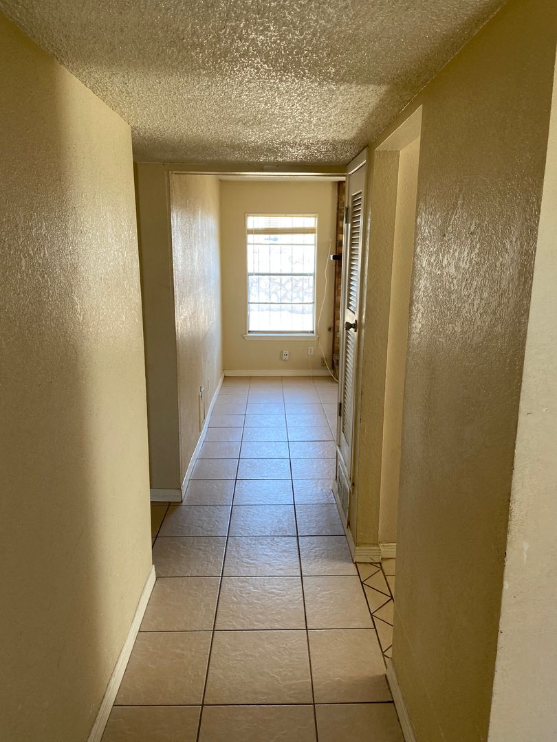 El Paso House: 10772 Port Arthur