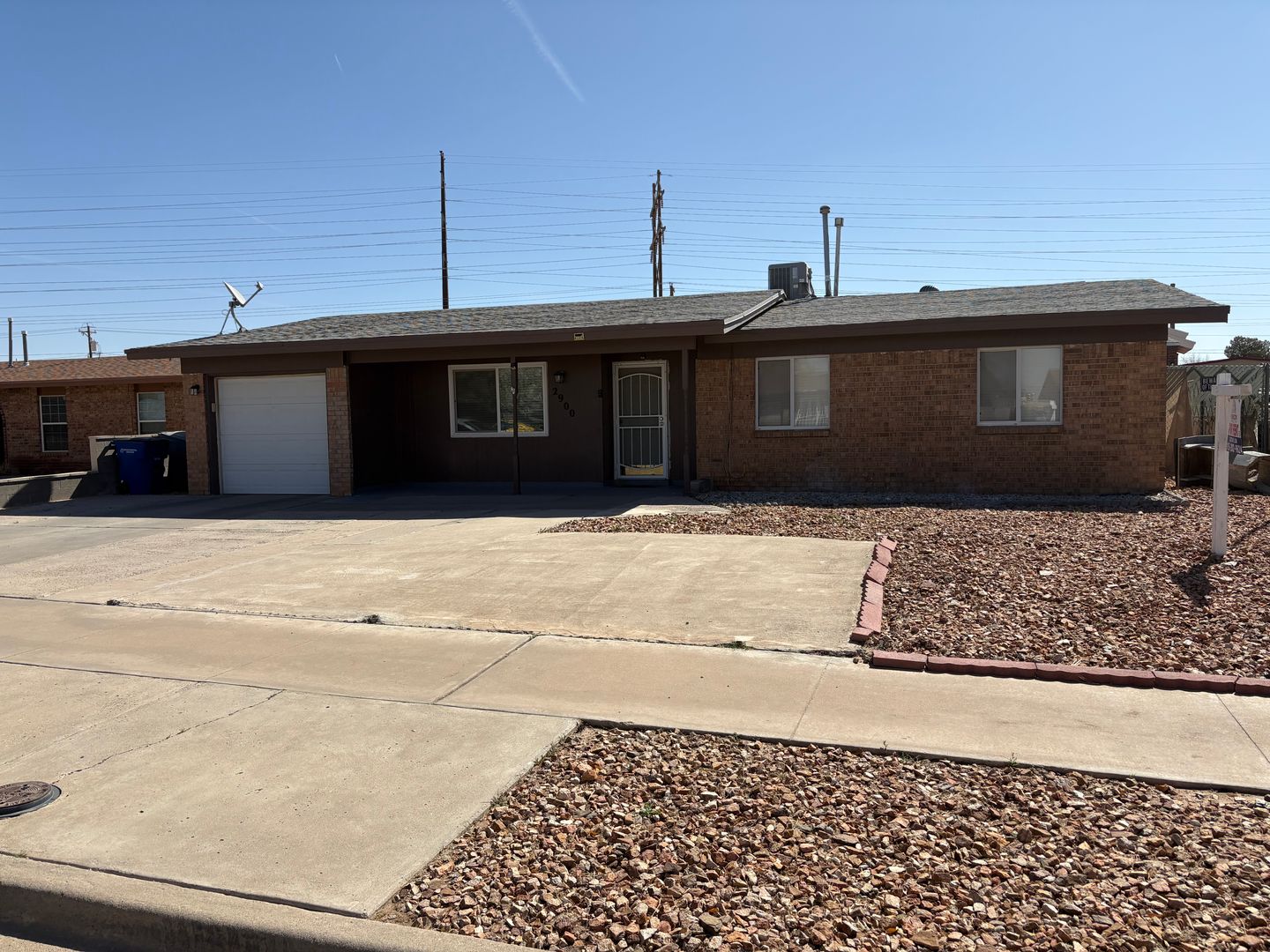 El Paso House: 2900 Schooner Dr.