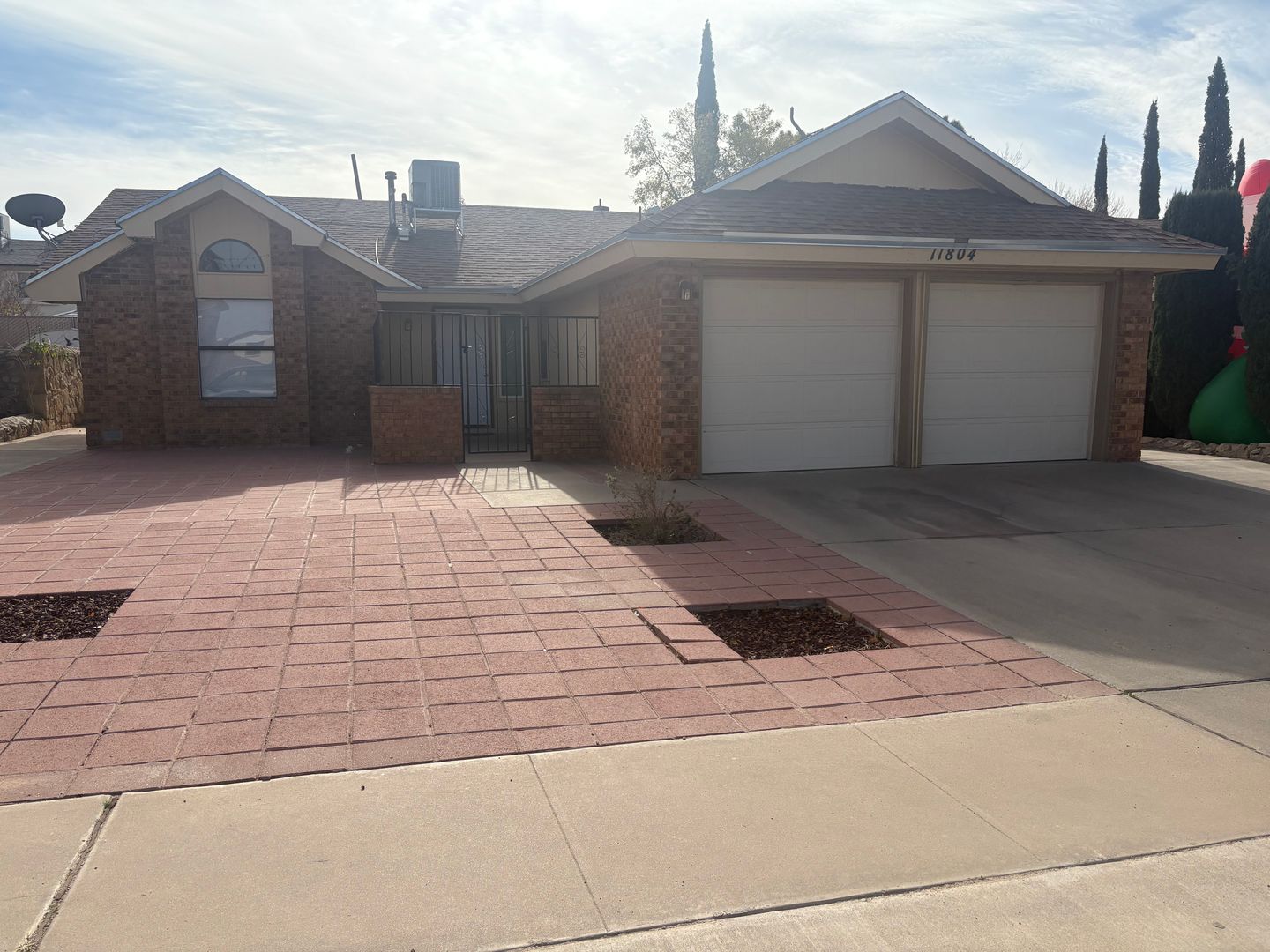 El Paso House: 11804 Scott Simpson Dr.