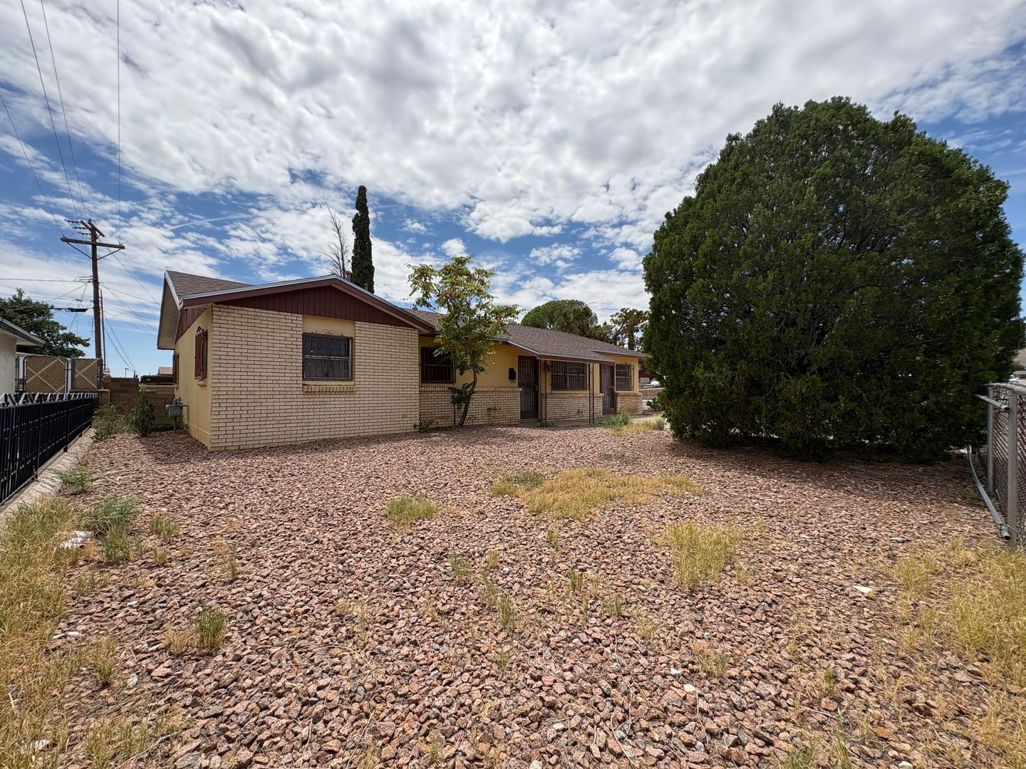 El Paso House: 4900 Debeers Dr.