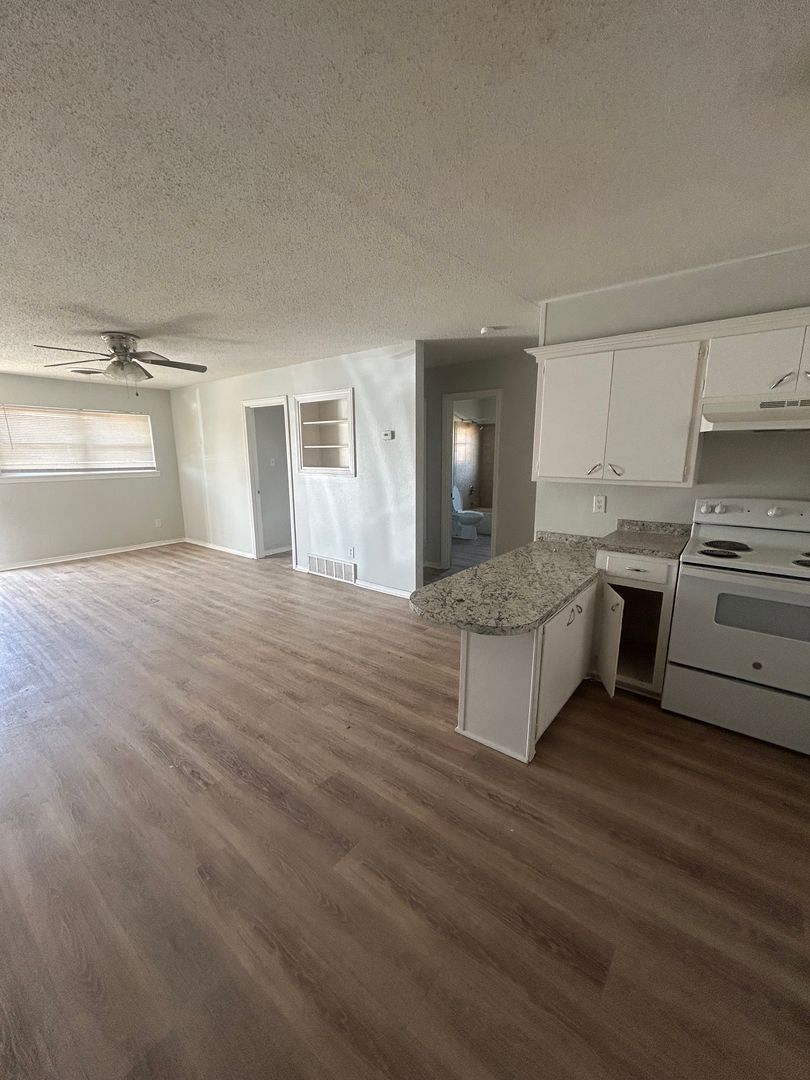 Lubbock Apartment: 1618 58th Street