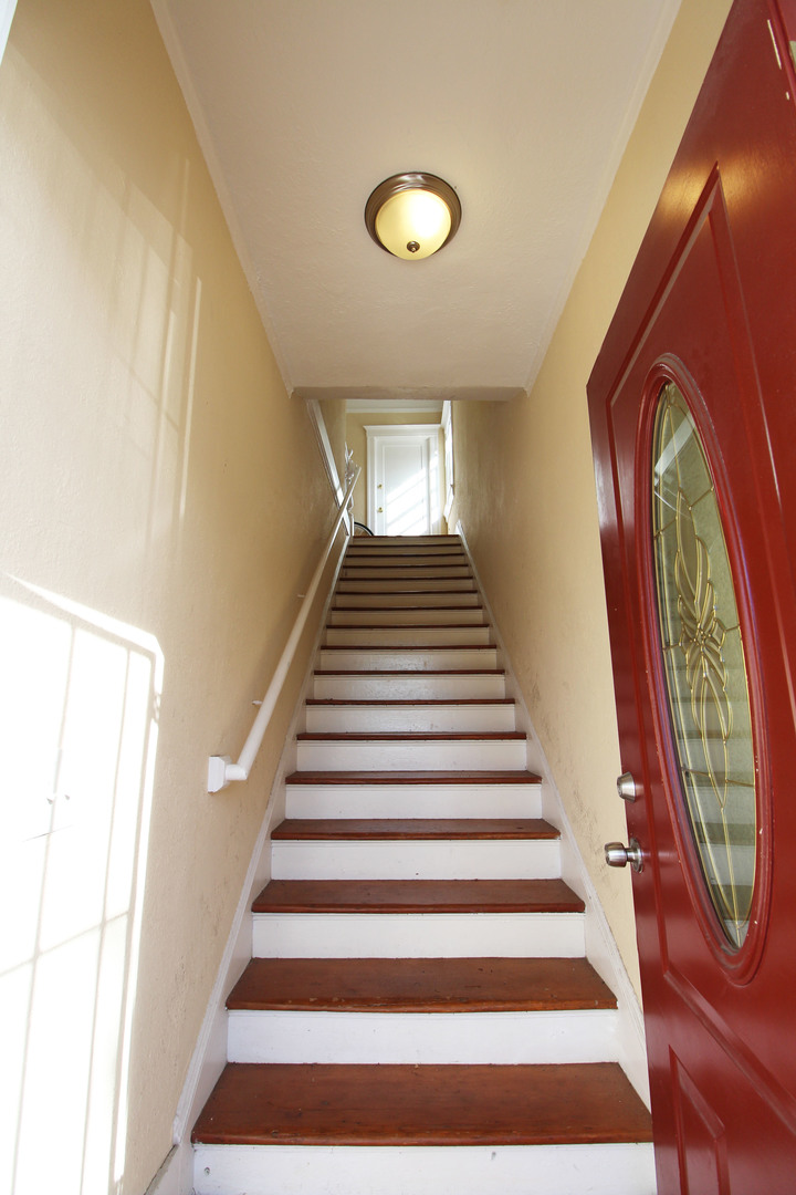 Berkeley Apartment: 3337 King St.