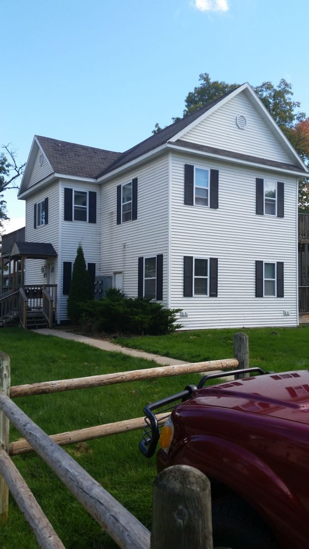 Bemidji Apartment: 1121 Bemidji Ave NW