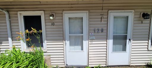 Studio Apartment North of Town