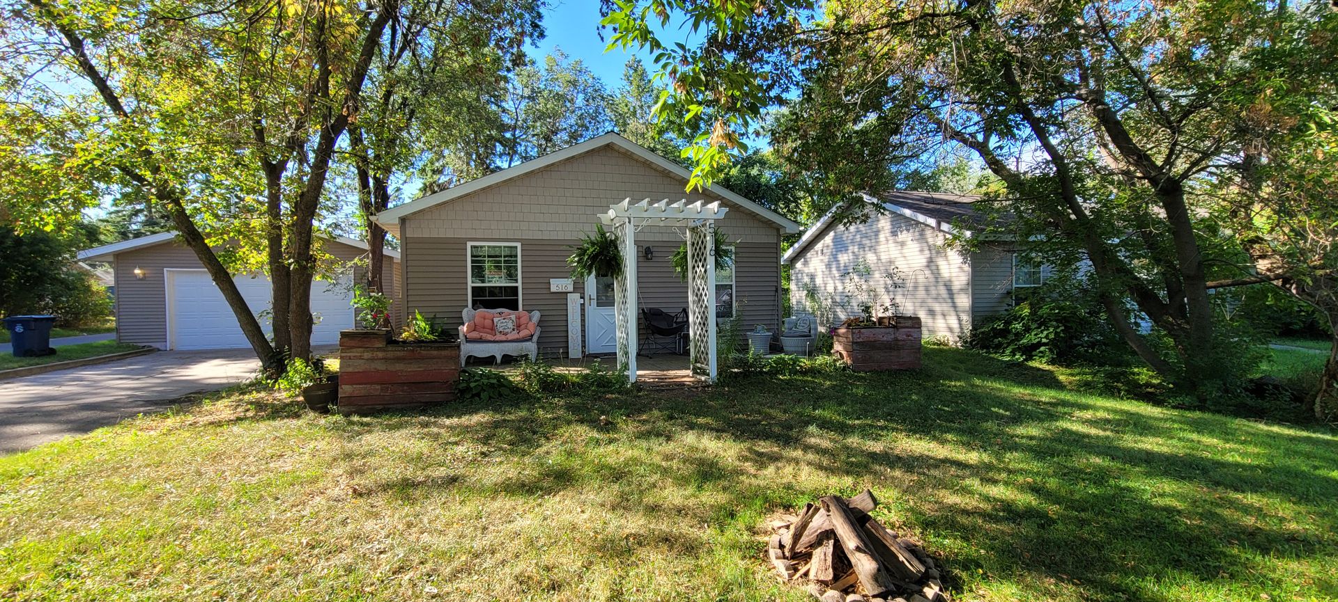 Bemidji House: 516 11th St NW