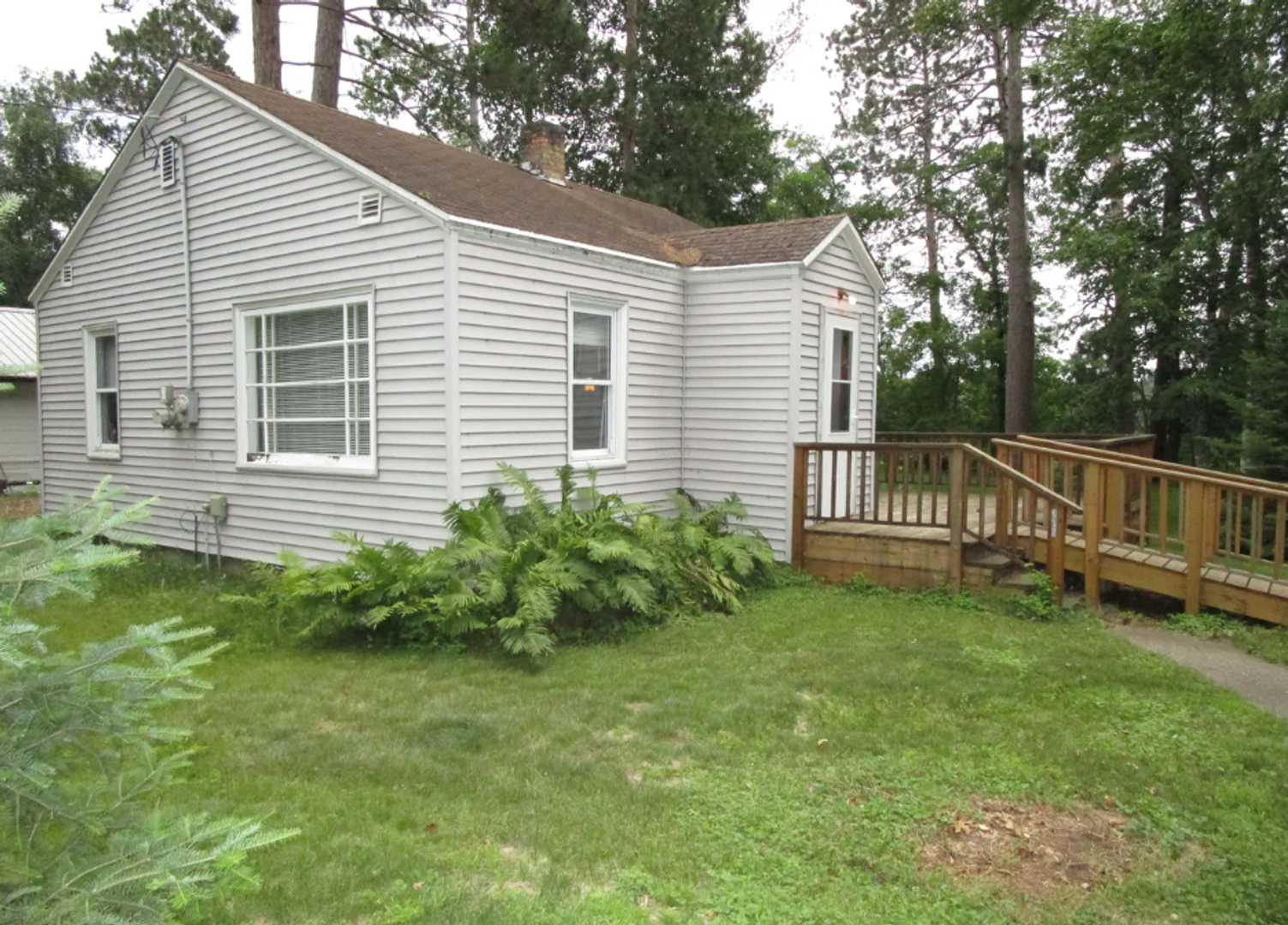 Bemidji House: 3960 Sherman Dr