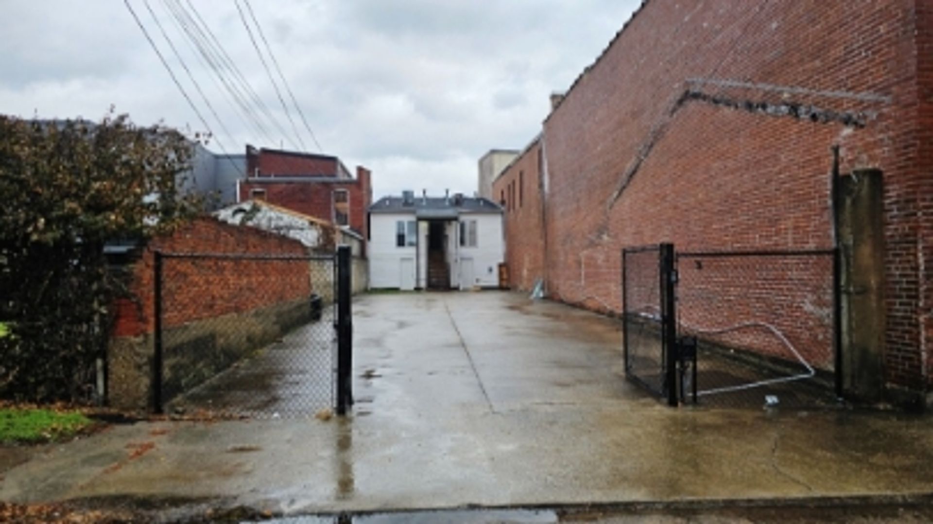 Louisville Apartment: 1612 West Market Street