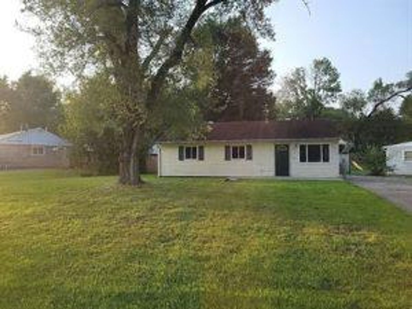 Louisville House: 4816 Andalusia Lane