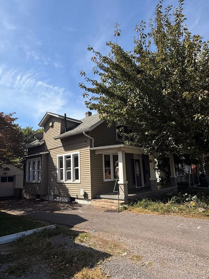 Hagerstown House: 111 Wilson Blvd.