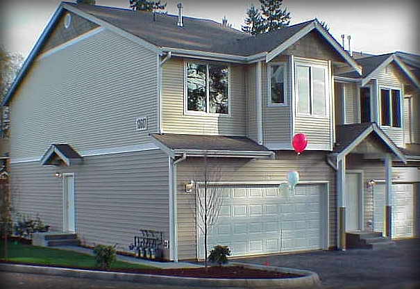 Puyallup Apartment: 97TH AVE E