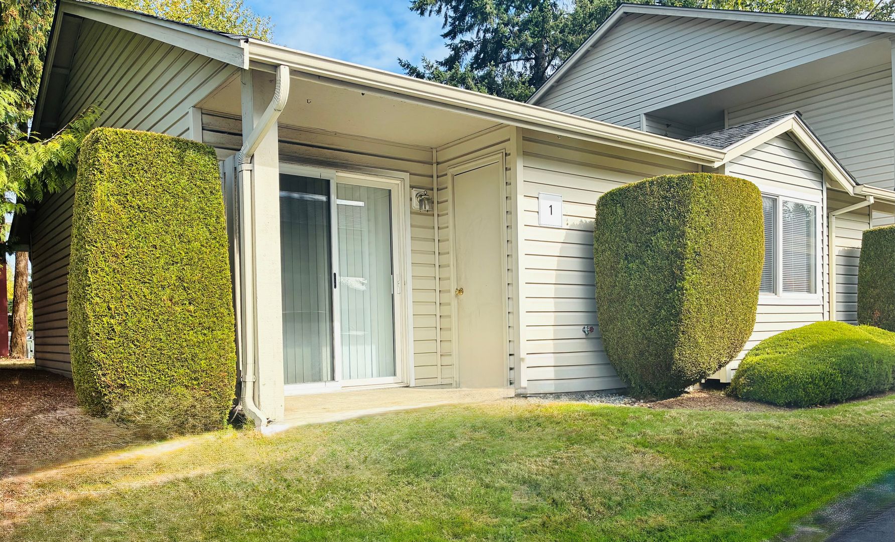 Bonney Lake Apartment: 9006 Main St E
