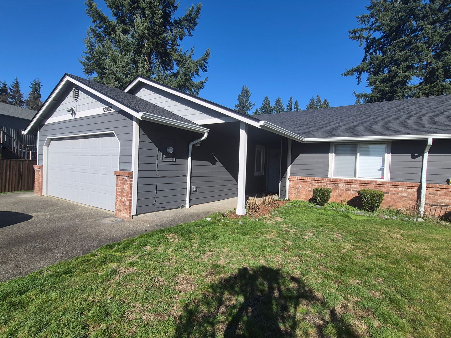 Puyallup Apartment: Various Addresses