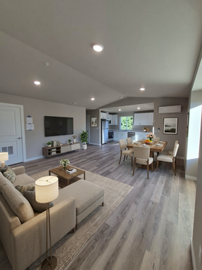 Open concept 2 bedroom 2 bath Beautiful and Brand new! – photo 1