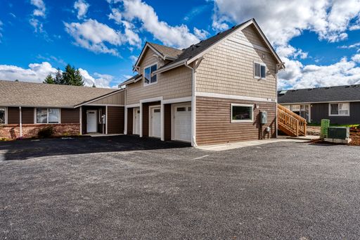 All new 1 Bedroom w/Garage – photo 1