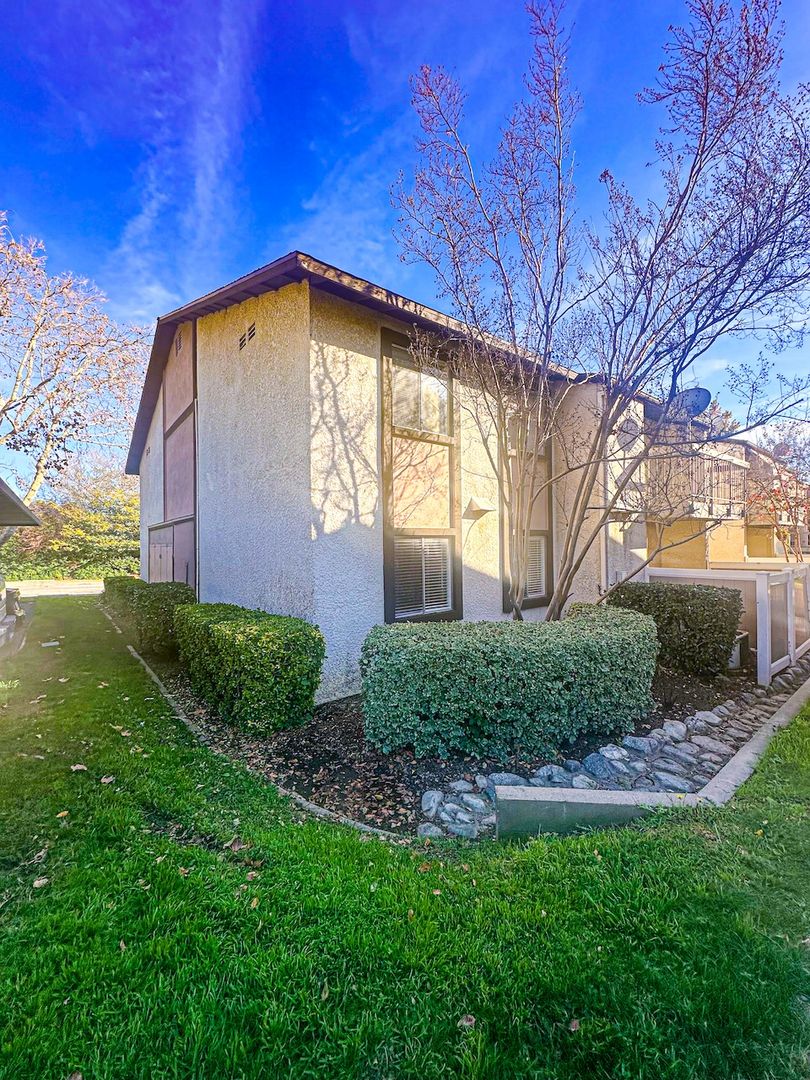 Rancho Cucamonga Condo: 8990 19th Street