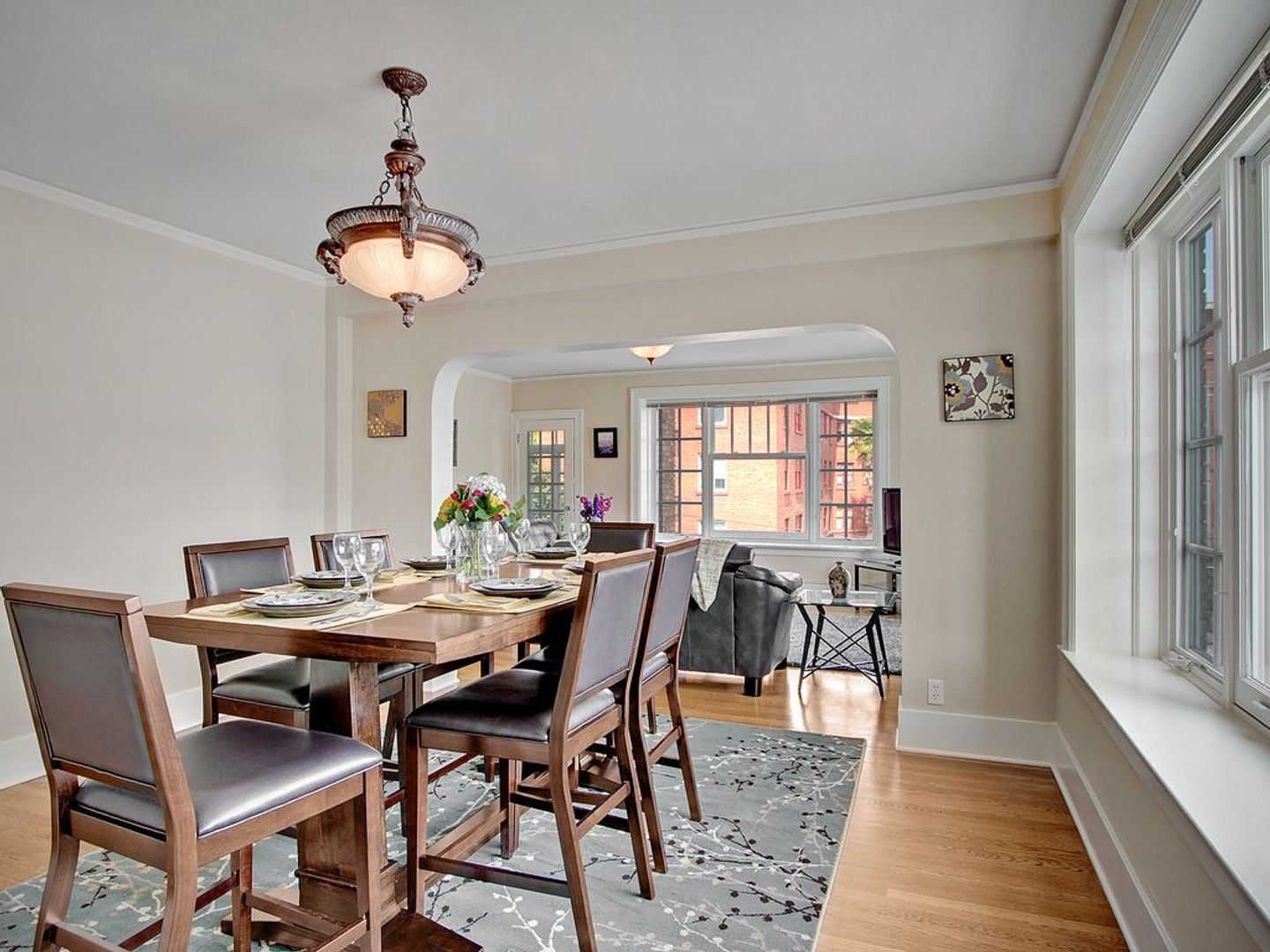 Tacoma Apartment: 117 North Tacoma Avenue