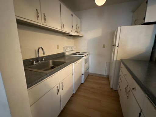 1-Bedroom Apartment near Cornell | University Park – photo 1