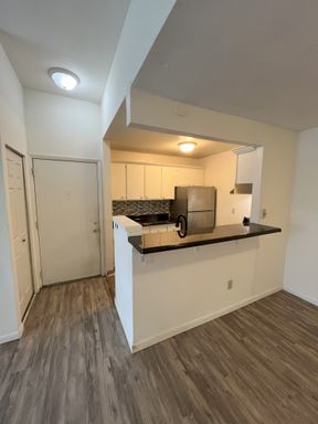 Renovated 2-Bedroom, 1-Bath near Cornell | University Park – photo 1