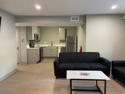 Huge 5 Bed / 2 Bath — Walk to Cornell – photo 1