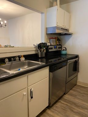 Renovated 2-Bedroom, 1-Bath near Cornell | University Park – photo 1