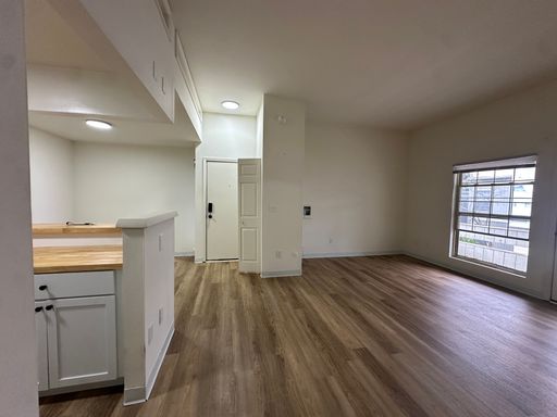 Renovated 1-Bedroom Oasis near Cornell | University Park – photo 1