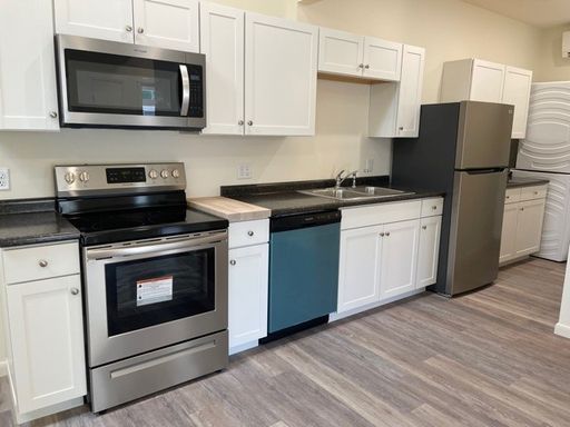 2-Bedroom, 2-Bath Apartment near Cornell | University Park – photo 1