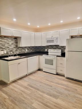 2-Bedroom, 2-Bath Apartment near Cornell | University Park – photo 1