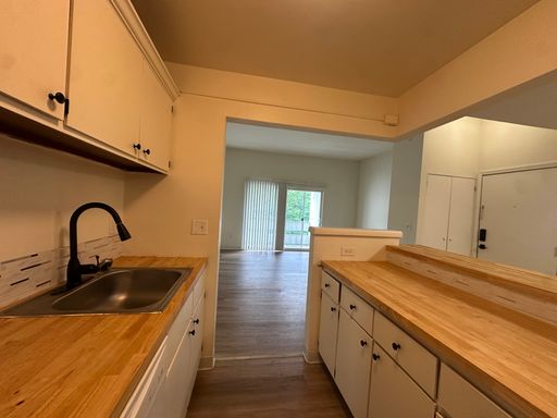 1-Bedroom Apartment near Cornell | University Park – photo 1