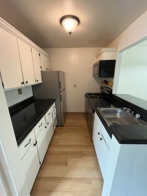 Renovated 2-Bedroom, 1-Bath near Cornell | University Park – photo 1