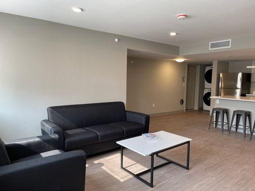 Huge 4 Bed / 2 Bath — Walk to Cornell – photo 1