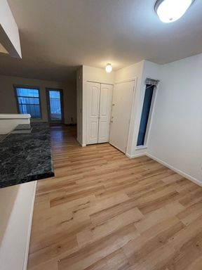 Renovated 1-Bedroom Bliss near Cornell | University Park – photo 1