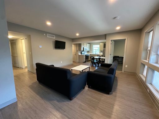 Huge 6 Bed / 2 Bath — Walk to Cornell – photo 1