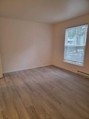 Renovated 1-Bedroom Bliss near Cornell | University Park – photo 1