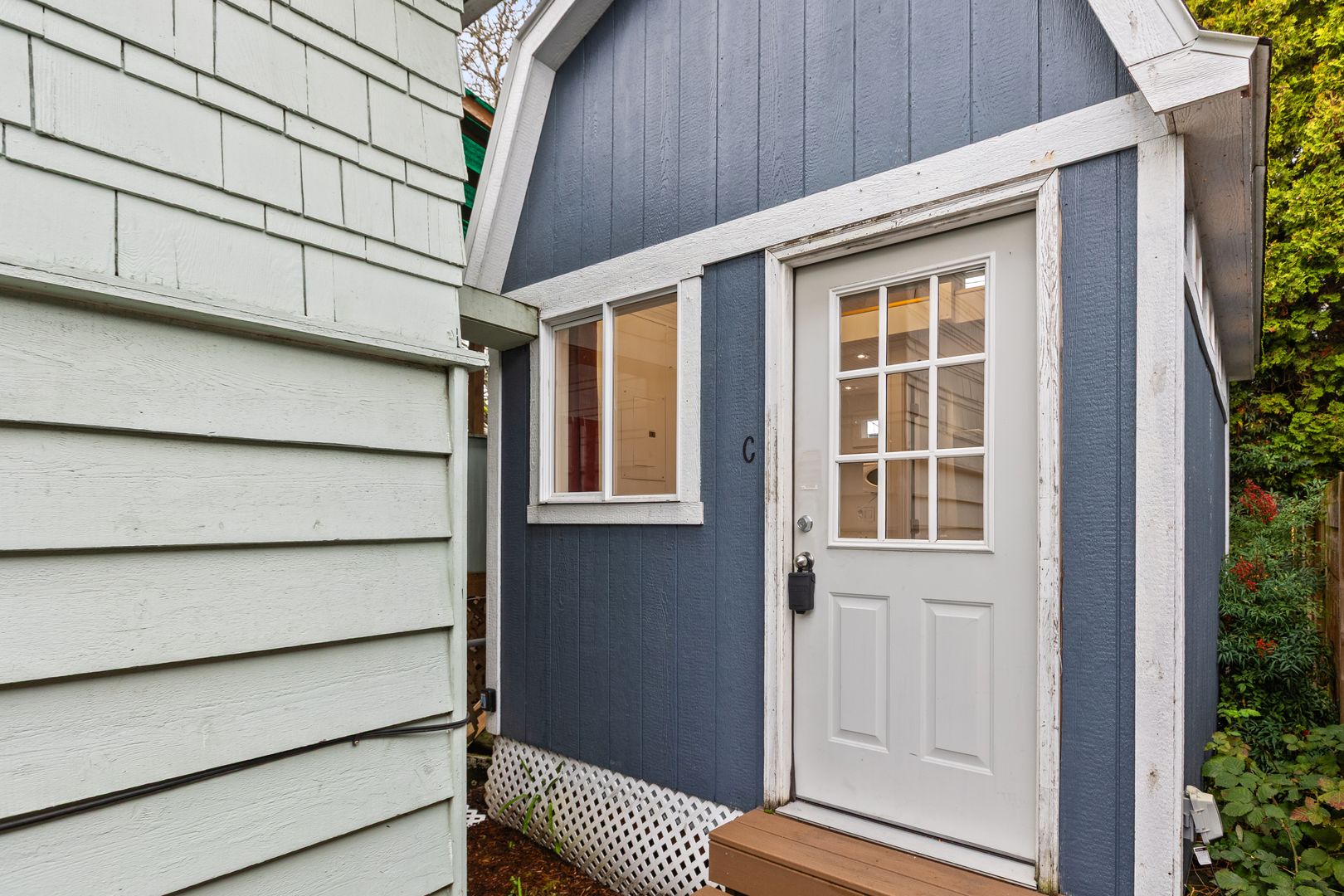 Seattle Apartment: 756 N 103rd St