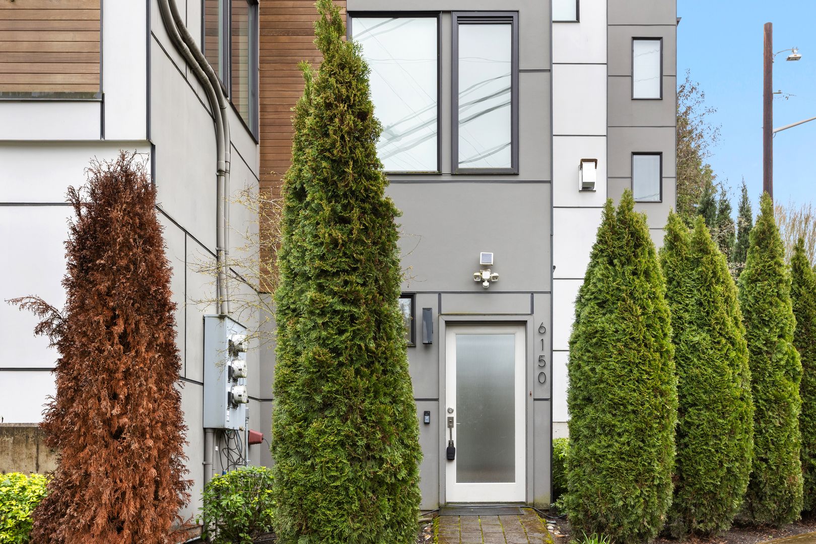 Seattle Townhome: 6150 Sand Point Way NE
