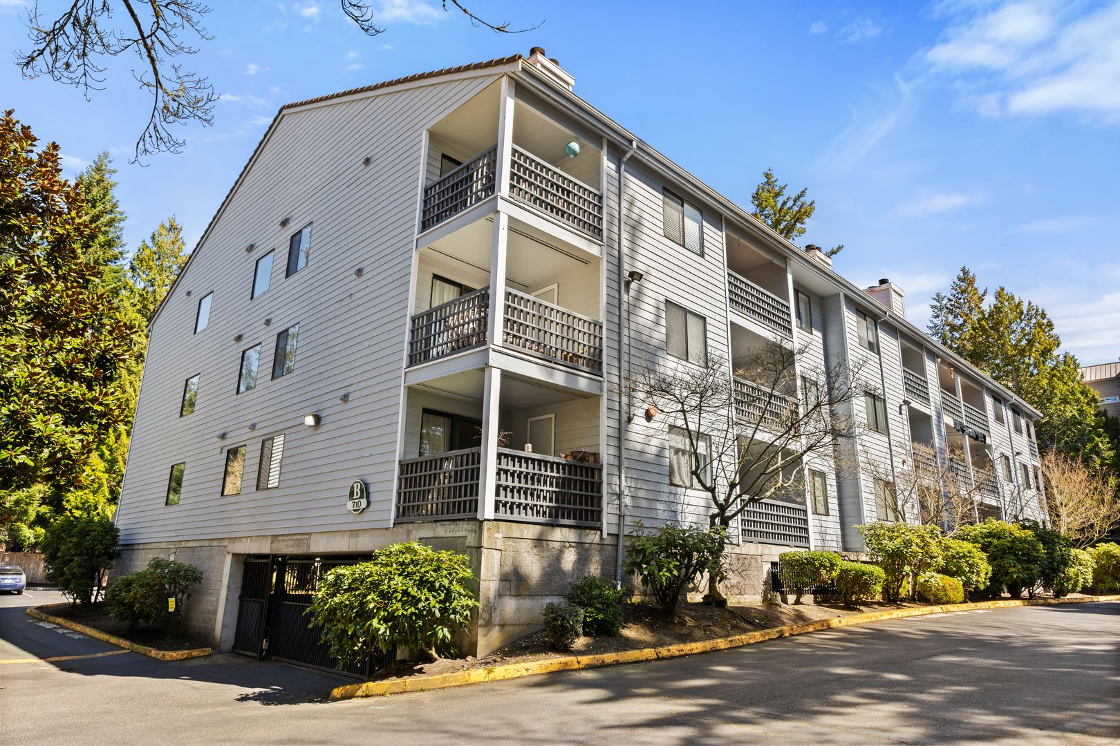 Shoreline Condo: 710 N 160th St Unit B204