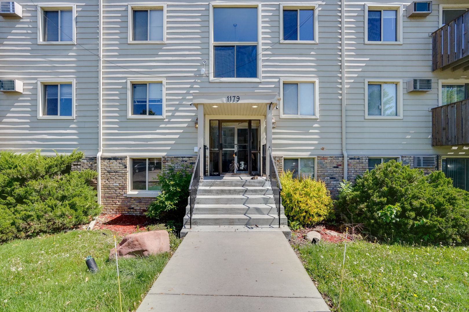 Forest Lake Apartment: 1001 7th Ave SW