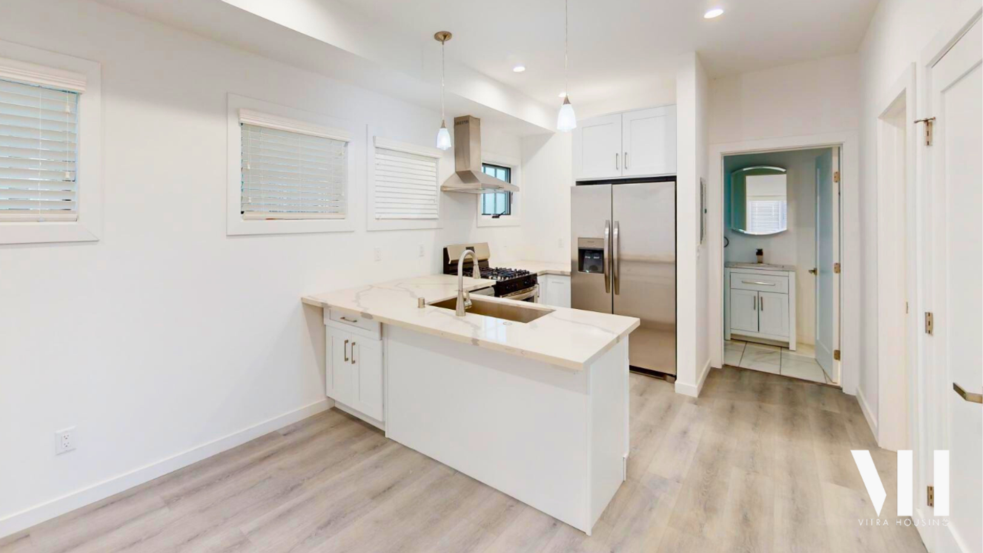 Los Angeles Apartment: 1139 W 27th Street