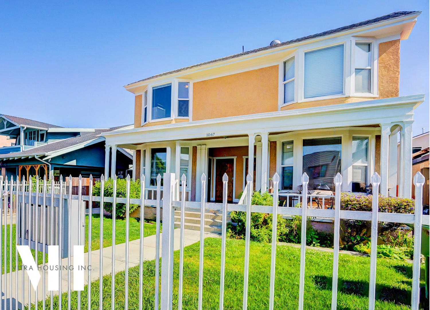 Los Angeles Apartment: 1067 Leighton Ave