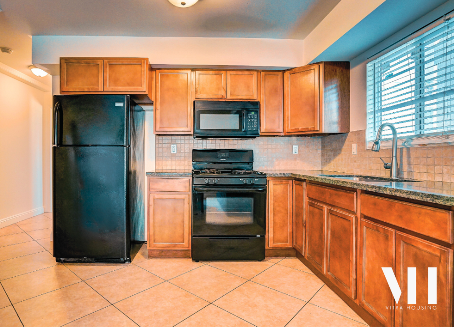 Los Angeles Apartment: 1245 West 37th Drive