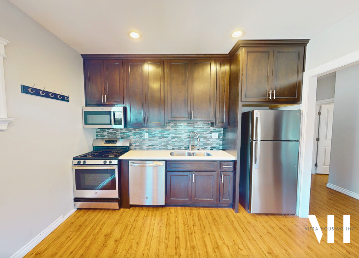 Los Angeles Apartment: 2350 Portland Street