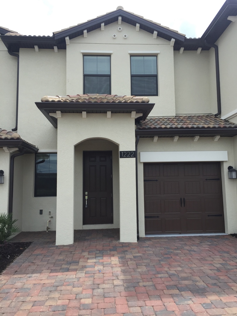 Davenport Townhome: 1222 Royal St. George Blvd