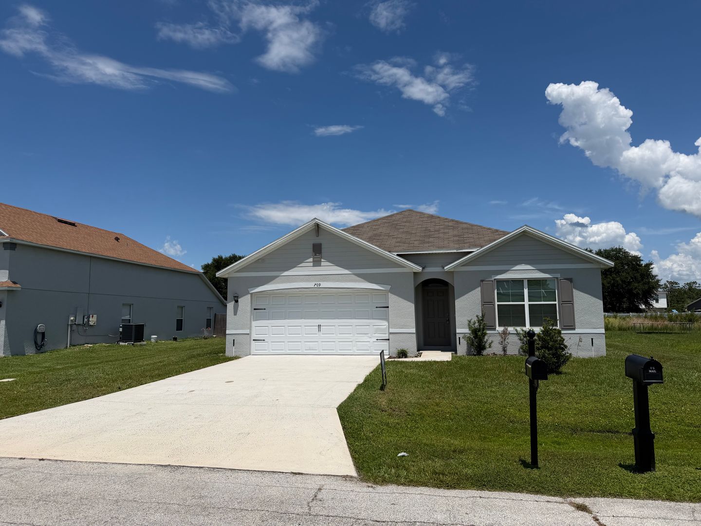 Kissimmee House: 709 Versailles Ln