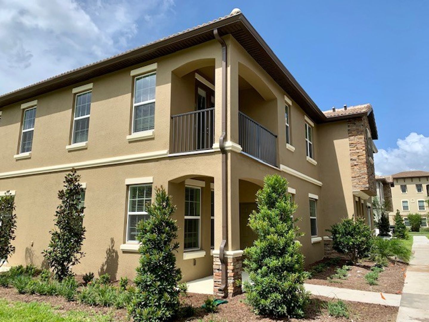 CHAMPIONS GATE Townhome: 1302 SHINNECOCK HILLS DR