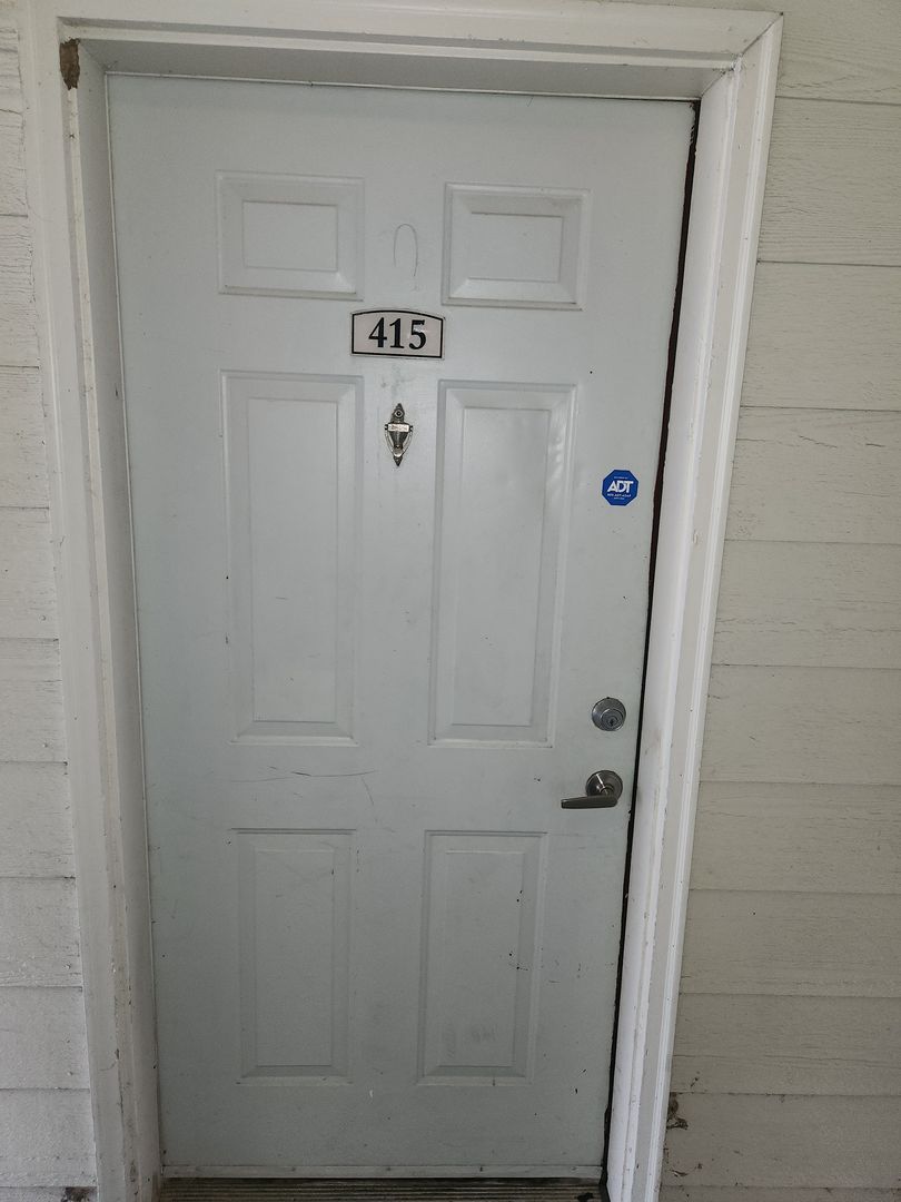 Ocean Springs Apartment: 8100 Seaman Rd